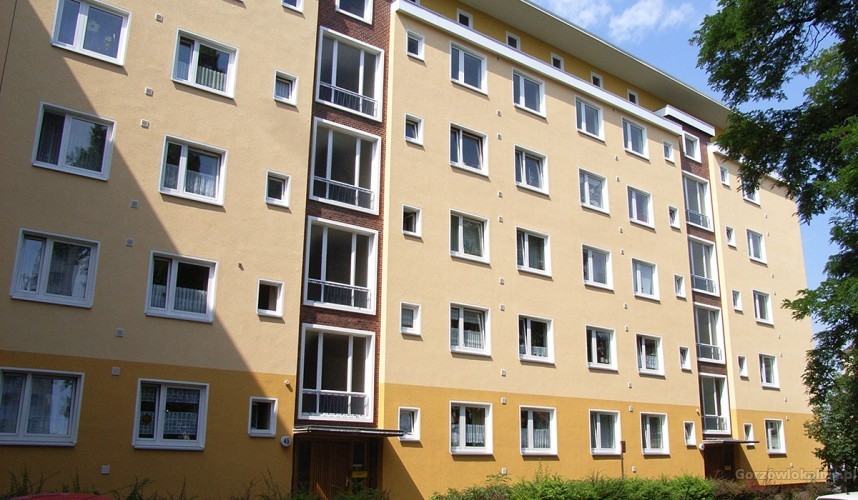 pracownik-docieplenia-elewacje-56412-zdjecia.jpg