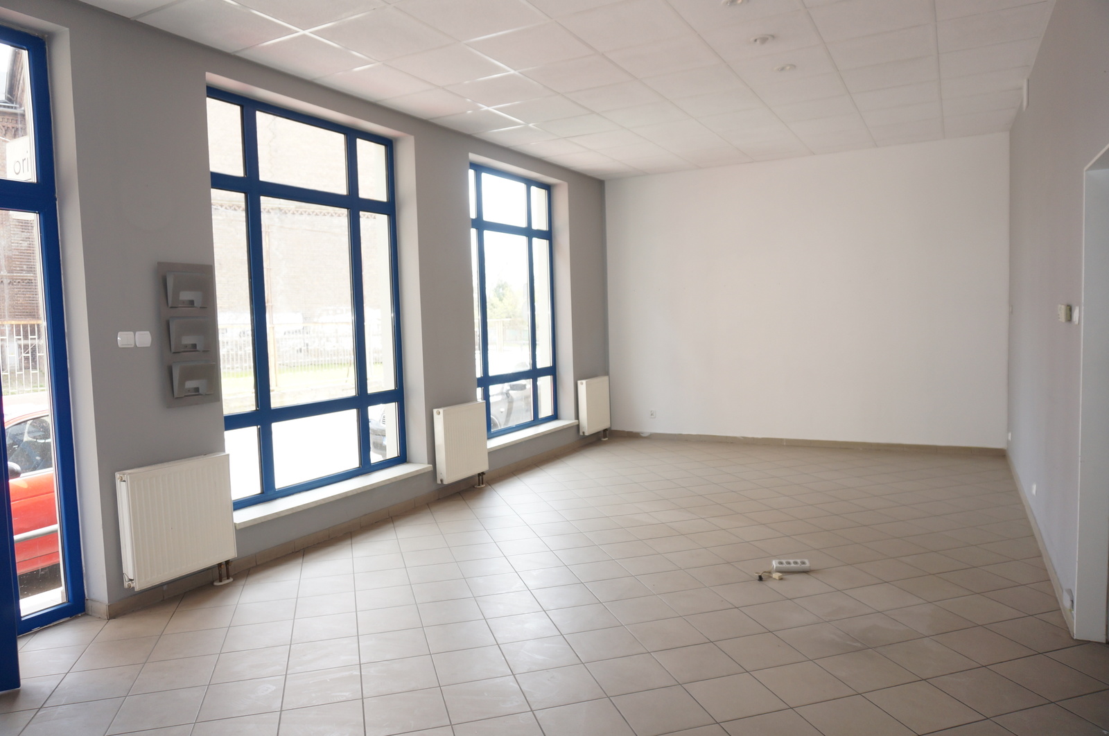 Lokal 72mkw z witryną wynajmę - CENTRUM